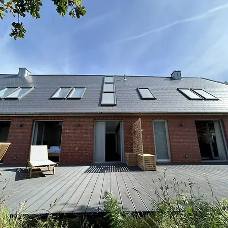 Westertilli 20 - Middelhuus - Lichtdurchflutete Architektenwohnung Im Nordischen Langhaus * Pellworm