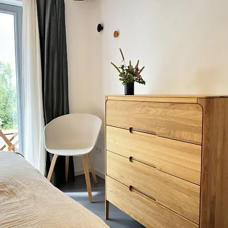 Westertilli 20 - Middelhuus - Lichtdurchflutete Architektenwohnung Im Nordischen Langhaus * Pellworm